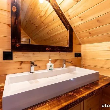 Dom wakacyjny Leśny Wyraj *